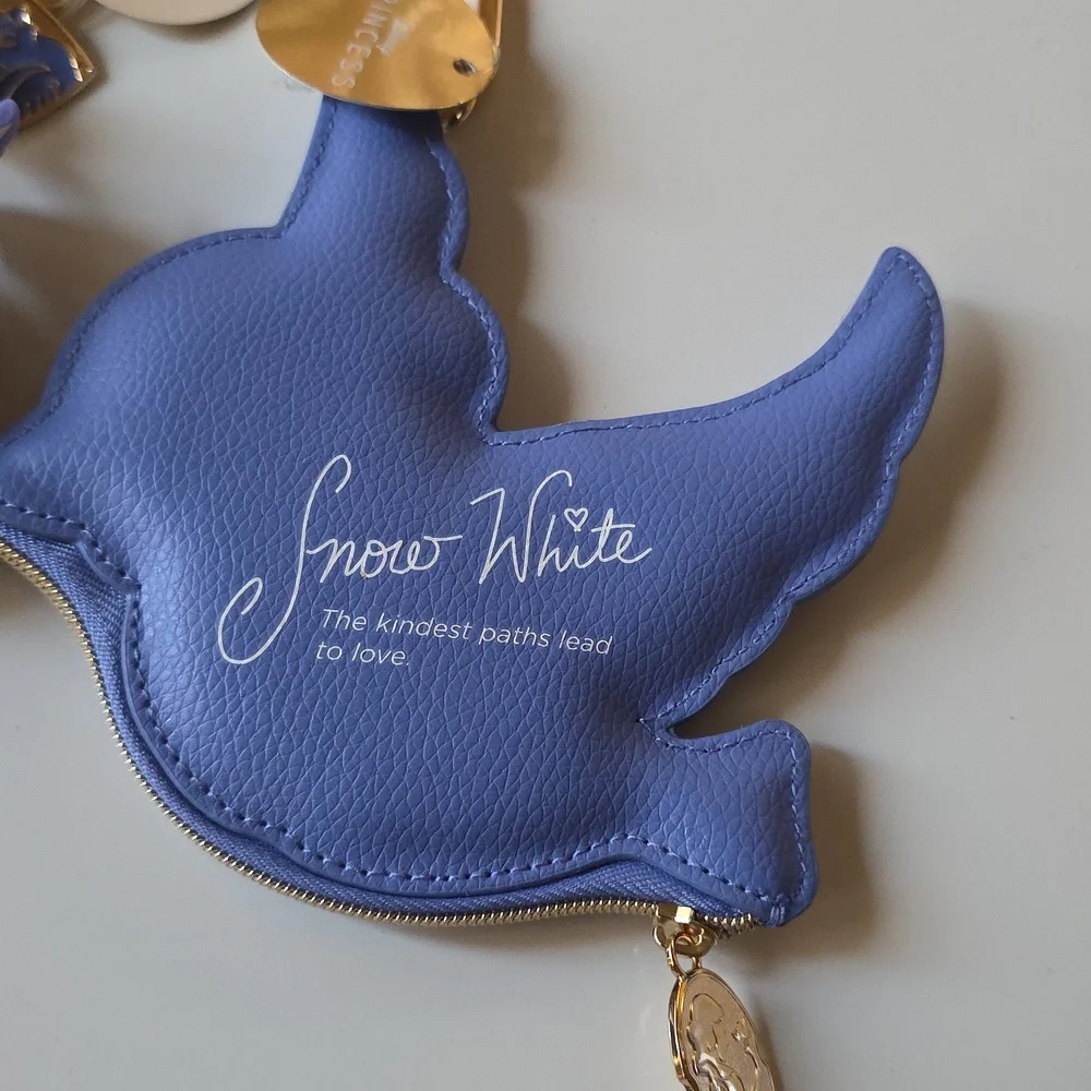 Bath & Body Works Disney SNOW WHITE Bag Charm‎ and Sanitizer Holder.